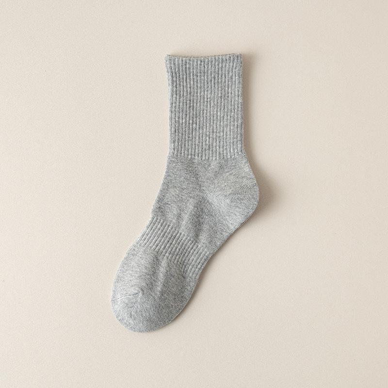 Spring and Summer Cotton Socks - Breathable, Pure Color, Comfortable, Long-lasting Mid-Calf Socks, Non-Slippery, Sporty Men s Socks 1 pair сірий
Spring and Summer Cotton Socks - Breathable, Pure Color, Comfortable, Long-lasting Mid-Calf Socks, Non-Slippery, Sporty Men s Socks 1 pair сірий
