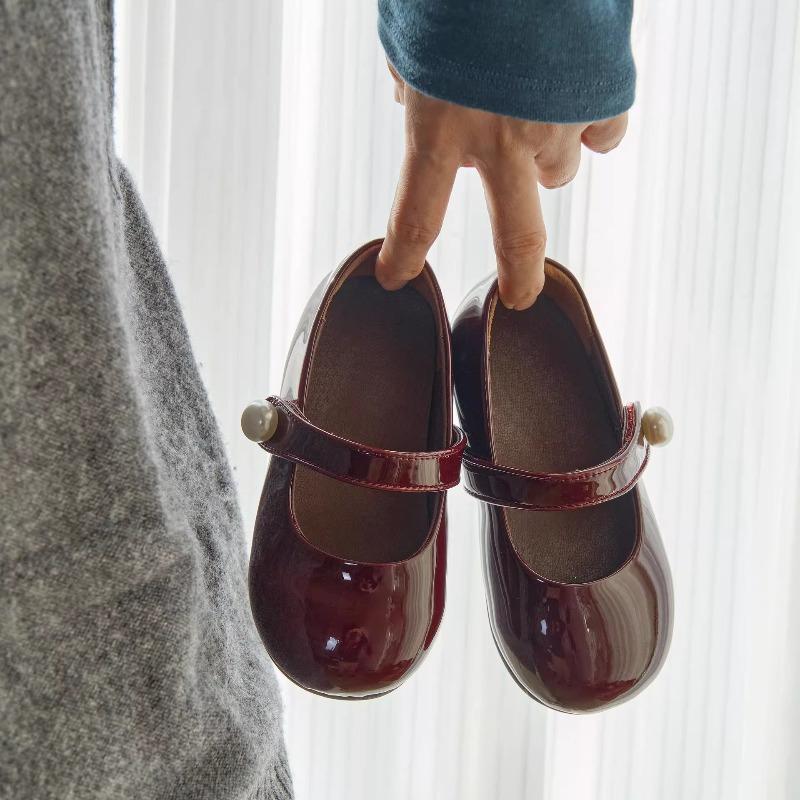 New Style Girls Leather Shoes with Soft Soles, Round Toe, with Velcro Fasteners, Single Shoes 29 червоний
New Style Girls Leather Shoes with Soft Soles, Round Toe, with Velcro Fasteners, Single Shoes 29 червоний