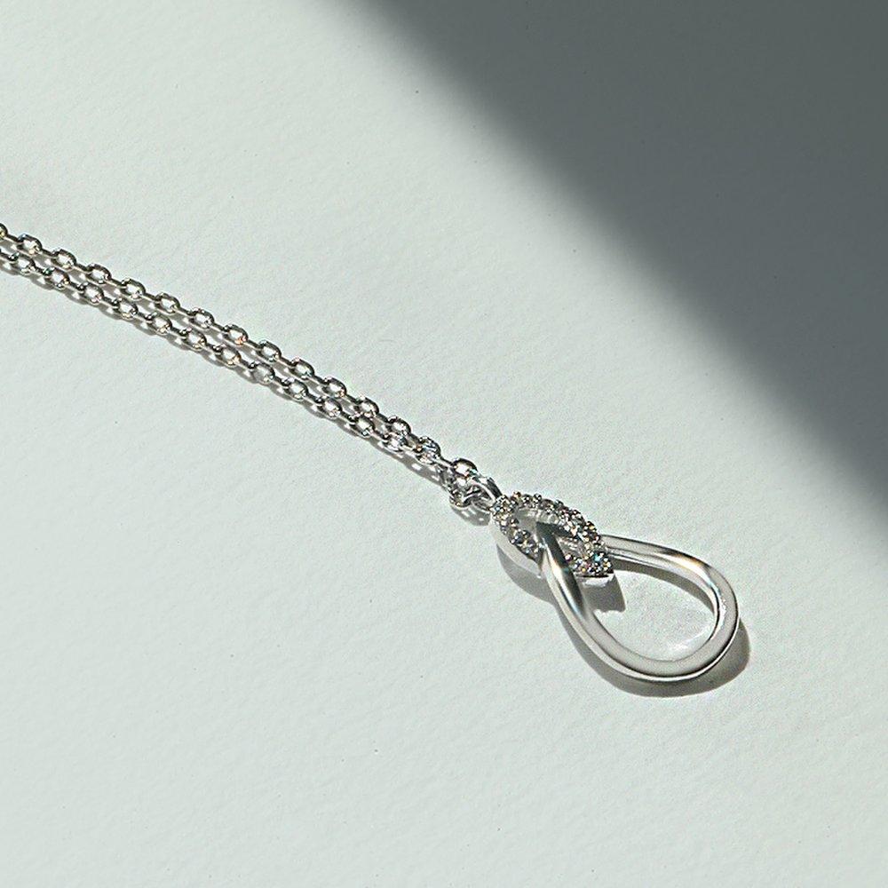 Idyll Crystal Necklace Na0460 white gold
Idyll Crystal Necklace Na0460 white gold