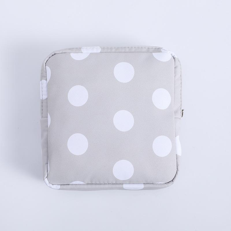 1pc Portable Sanitary Napkin Storage Bag - Girls Cosmetic Lipstick Pouch with Travel Headset Coin Organizer - Convenient and Discreet Storage for P
1pc Portable Sanitary Napkin Storage Bag - Girls Cosmetic Lipstick Pouch with Travel Headset Coin Organizer - Convenient and Discreet Storage for P