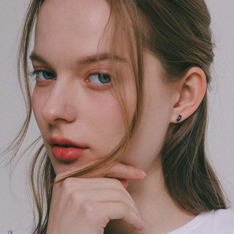 J.Lauren Lapis Lazuli Square Silver Earrings M03978 single type
J.Lauren Lapis Lazuli Square Silver Earrings M03978 single type