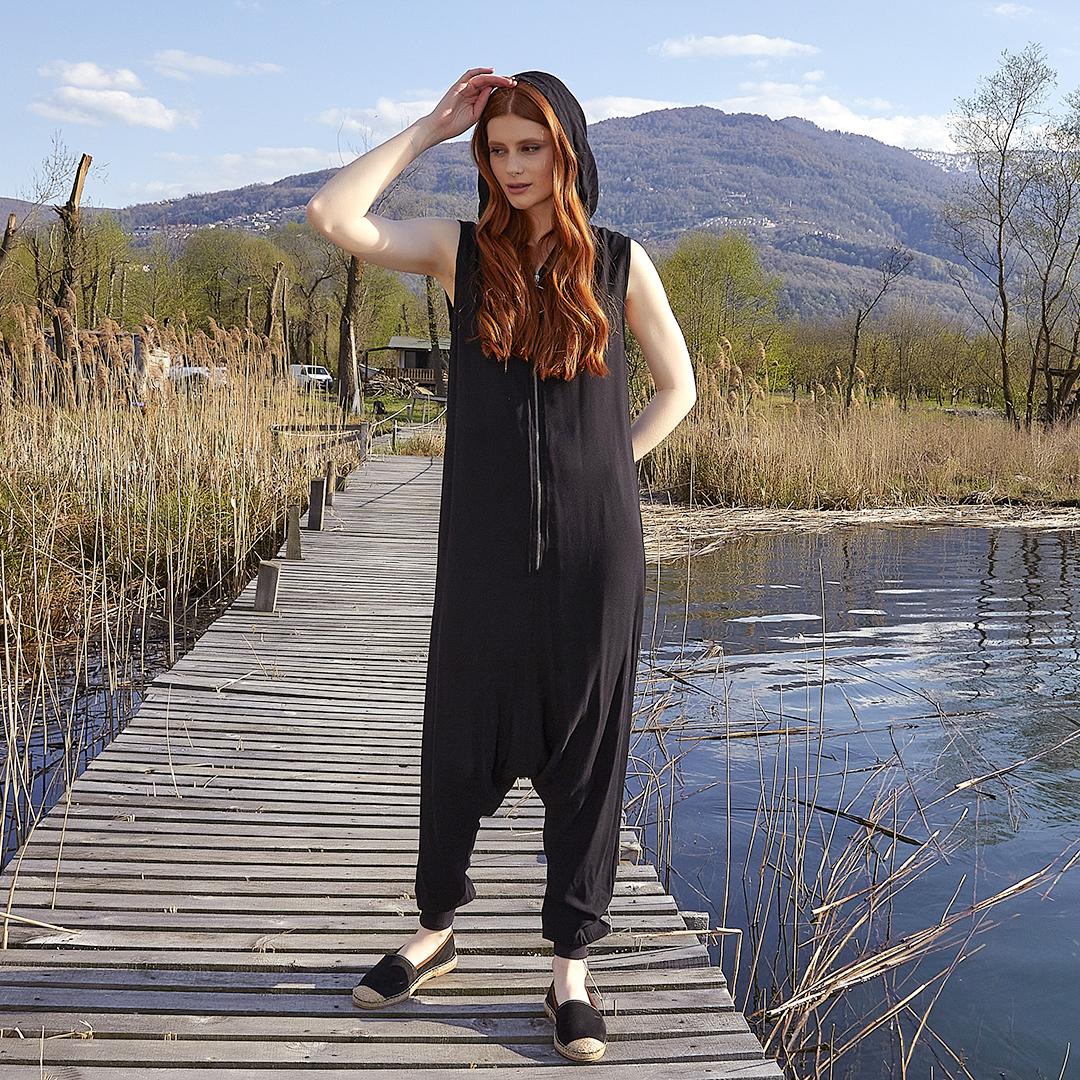 Черный шаровары с капюшоном в стиле бохо
Черный шаровары с капюшоном в стиле бохо