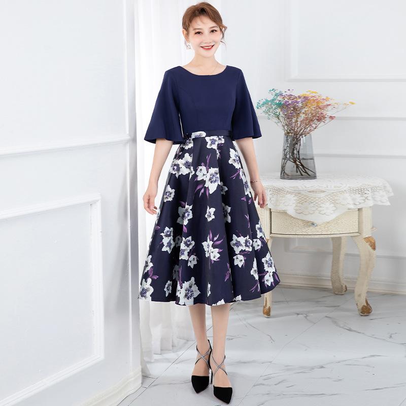 Dress new spring slim waist medium and long celebrity birthday party graduation dress XXXL Темно-синій
Dress new spring slim waist medium and long celebrity birthday party graduation dress XXXL Темно-синій