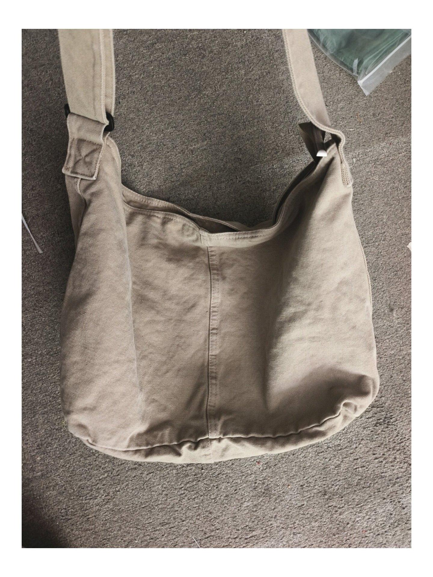 Japanese Korean Style Artistic Canvas Crossbody Bag - Large Capacity, Casual, Single Shoulder Bag for Students and Shopping.
Japanese Korean Style Artistic Canvas Crossbody Bag - Large Capacity, Casual, Single Shoulder Bag for Students and Shopping.