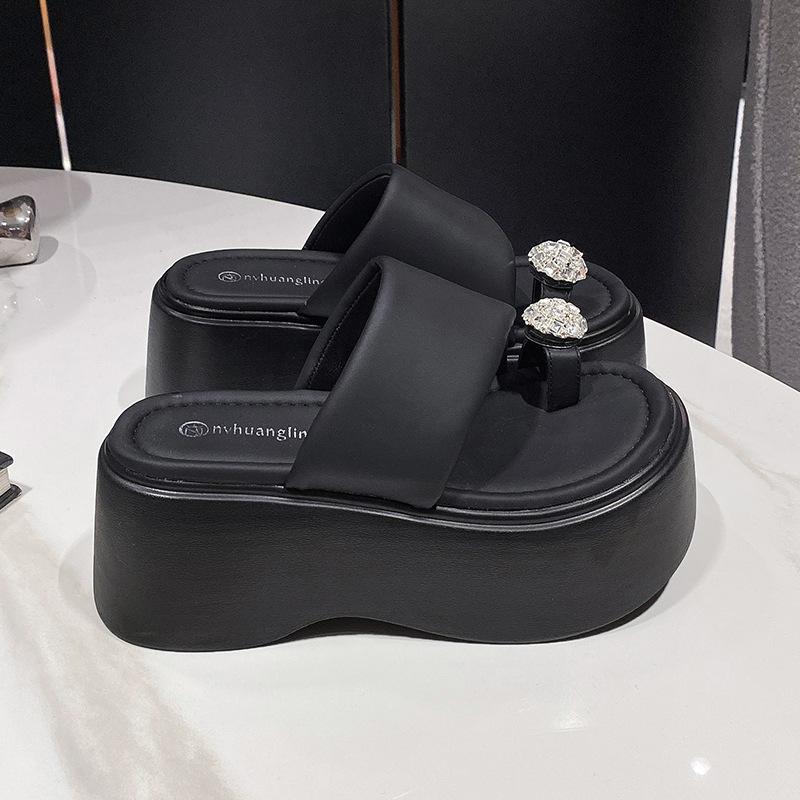 Thick-soled set of toes Internet celebrity slippers women s super hot outer wear 2025 summer new high-end small rhinestone sandals drag 35
Thick-soled set of toes Internet celebrity slippers women s super hot outer wear 2025 summer new high-end small rhinestone sandals drag 35