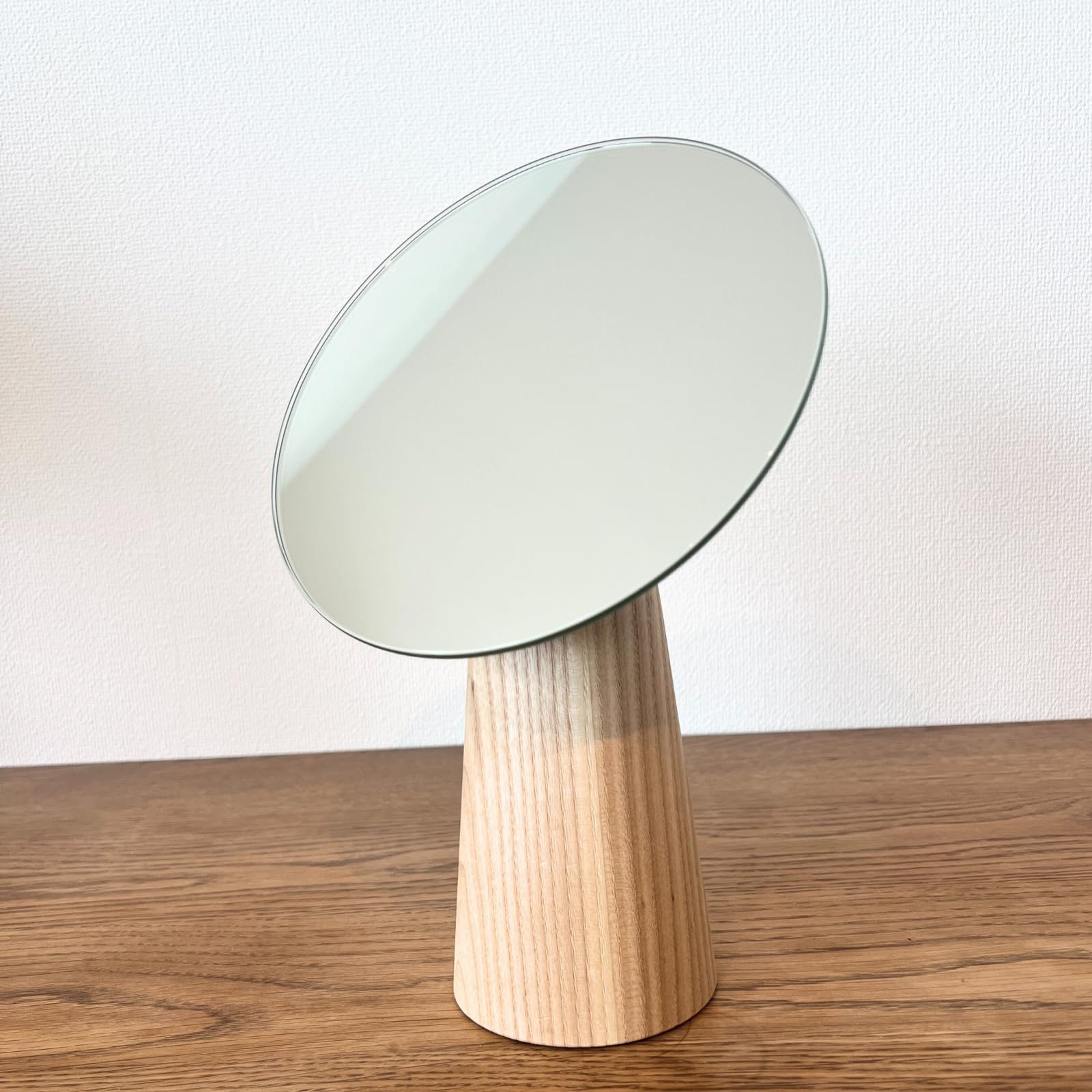 Makeup Mirror Interior Makeup Mirror Mirror Wood Simple Stylish Wooden Solid Wood Base Angle Adjustable Interior
Makeup Mirror Interior Makeup Mirror Mirror Wood Simple Stylish Wooden Solid Wood Base Angle Adjustable Interior