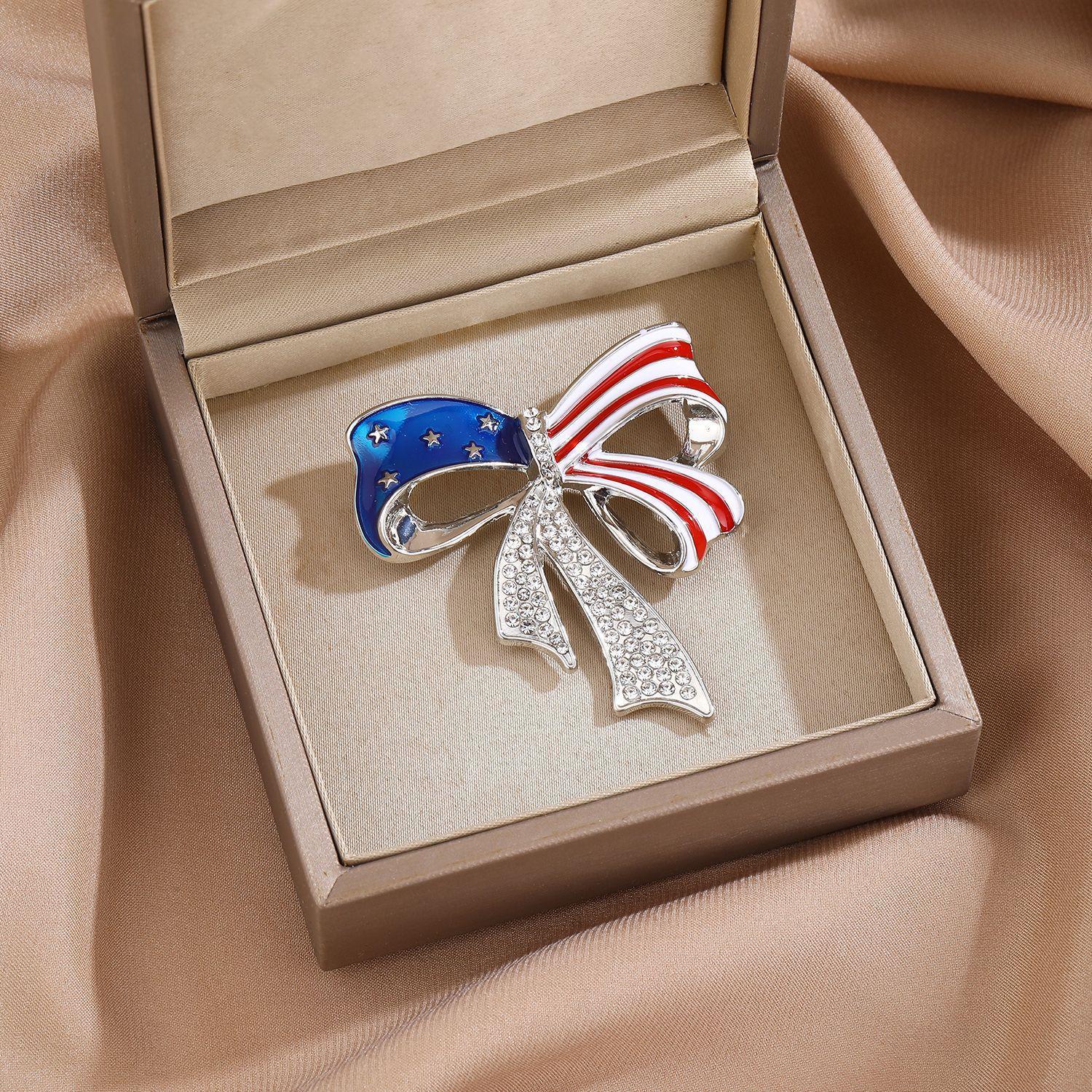 1pcs American Flag Bow Brooch Male/female Zinc Alloy Inlaid with Rhinestones Independence Day Patriotic Pin Daily Wear Brooch срібний
1pcs American Flag Bow Brooch Male/female Zinc Alloy Inlaid with Rhinestones Independence Day Patriotic Pin Daily Wear Brooch срібний