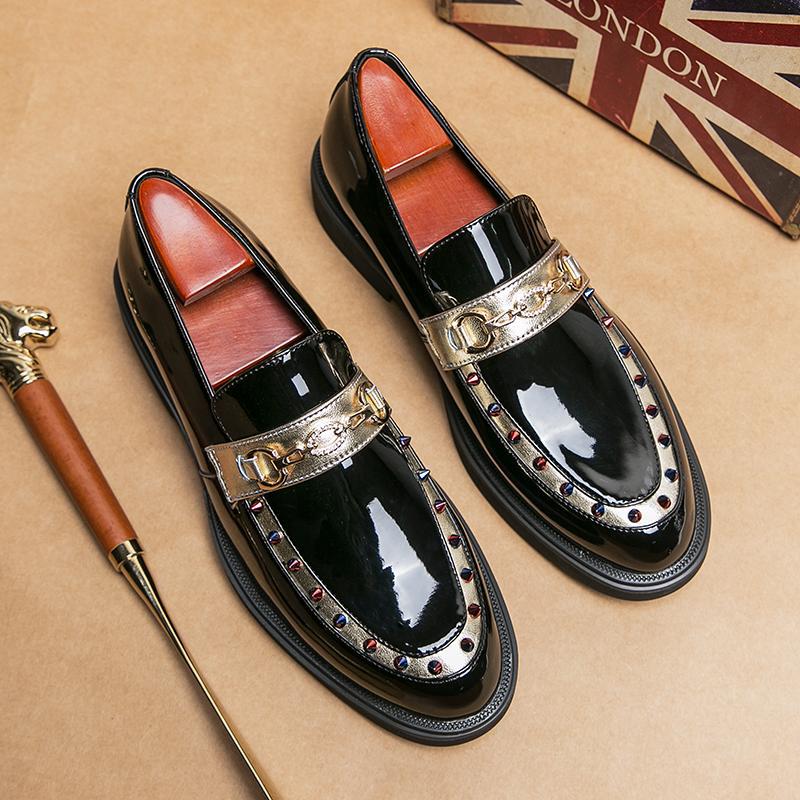 Large size 46 pointed patent leather glossy rivet leather shoes men s business dress British casual hairstylist leather shoes 38 золотий
Large size 46 pointed patent leather glossy rivet leather shoes men s business dress British casual hairstylist leather shoes 38 золотий