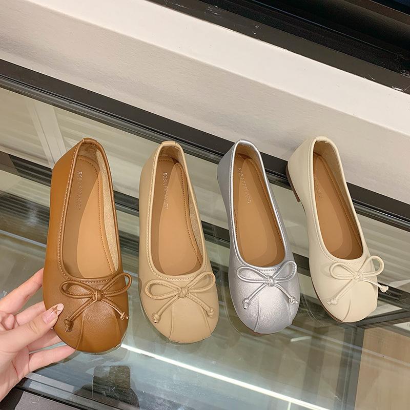 Flat-bottomed women s spring new shallow-mouth soft-soled work shoes, one-pedal bow single shoes 40 коричневий
Flat-bottomed women s spring new shallow-mouth soft-soled work shoes, one-pedal bow single shoes 40 коричневий