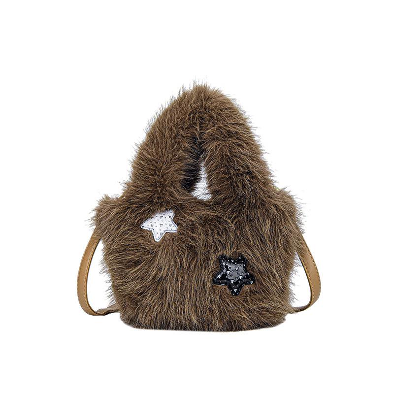 Delicate small fresh fluffy plush star contrasting color women s portable small square bag 24 spring new shoulder messenger bag хаки
Delicate small fresh fluffy plush star contrasting color women s portable small square bag 24 spring new shoulder messenger bag хаки