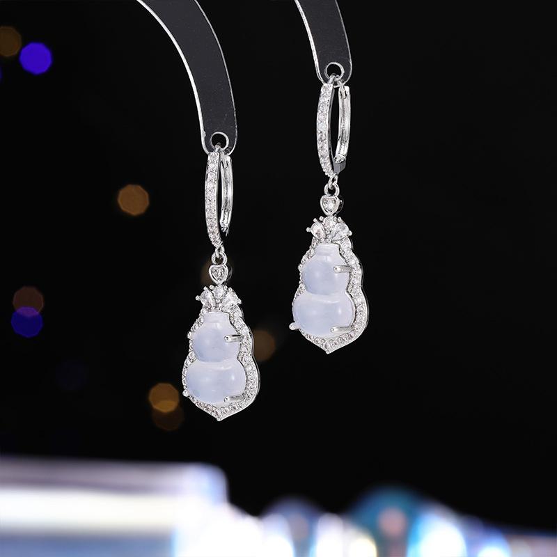 серьги из зеленой тыквы с инкрустацией из циркона и имитацией халцедона, простые и изысканные, универсальные, в стиле ретро, с пряжками для ушей изумрудный
серьги из зеленой тыквы с инкрустацией из циркона и имитацией халцедона, простые и изысканные, универсальные, в стиле ретро, с пряжками для ушей изумрудный