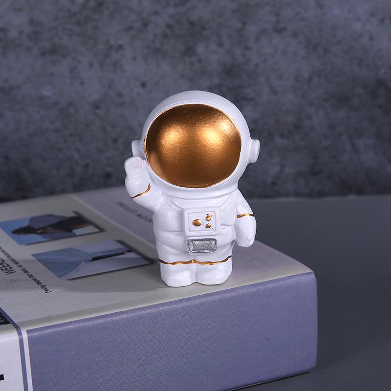Creative Astronaut Resin Figurine for Desktop, Living Room, Children s Room, or Office - Blind Box Edition
Creative Astronaut Resin Figurine for Desktop, Living Room, Children s Room, or Office - Blind Box Edition