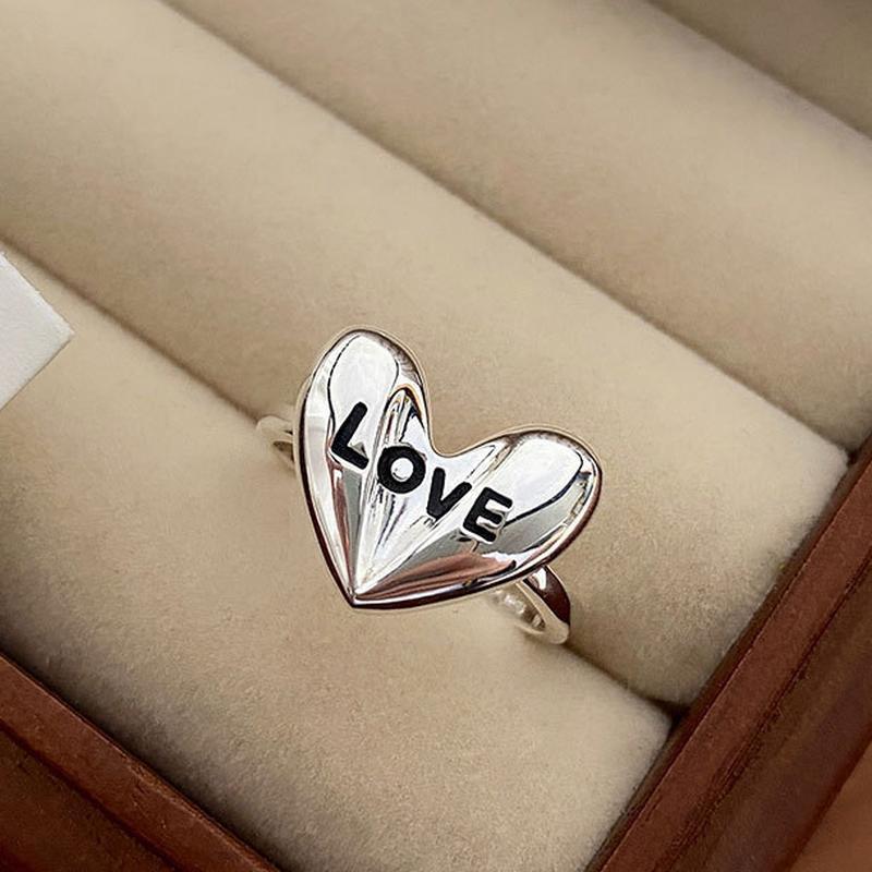 Открытое кольцо Love Ring в форме сердца для женщин
Открытое кольцо Love Ring в форме сердца для женщин