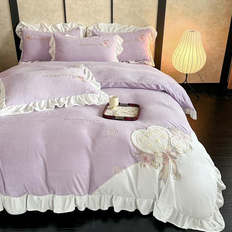 Утолщенный молочный флис Четыре предмета Коралловый флис Двусторонний флис Покрывало на кровать Фланелевое постельное белье 1.5m 4pc