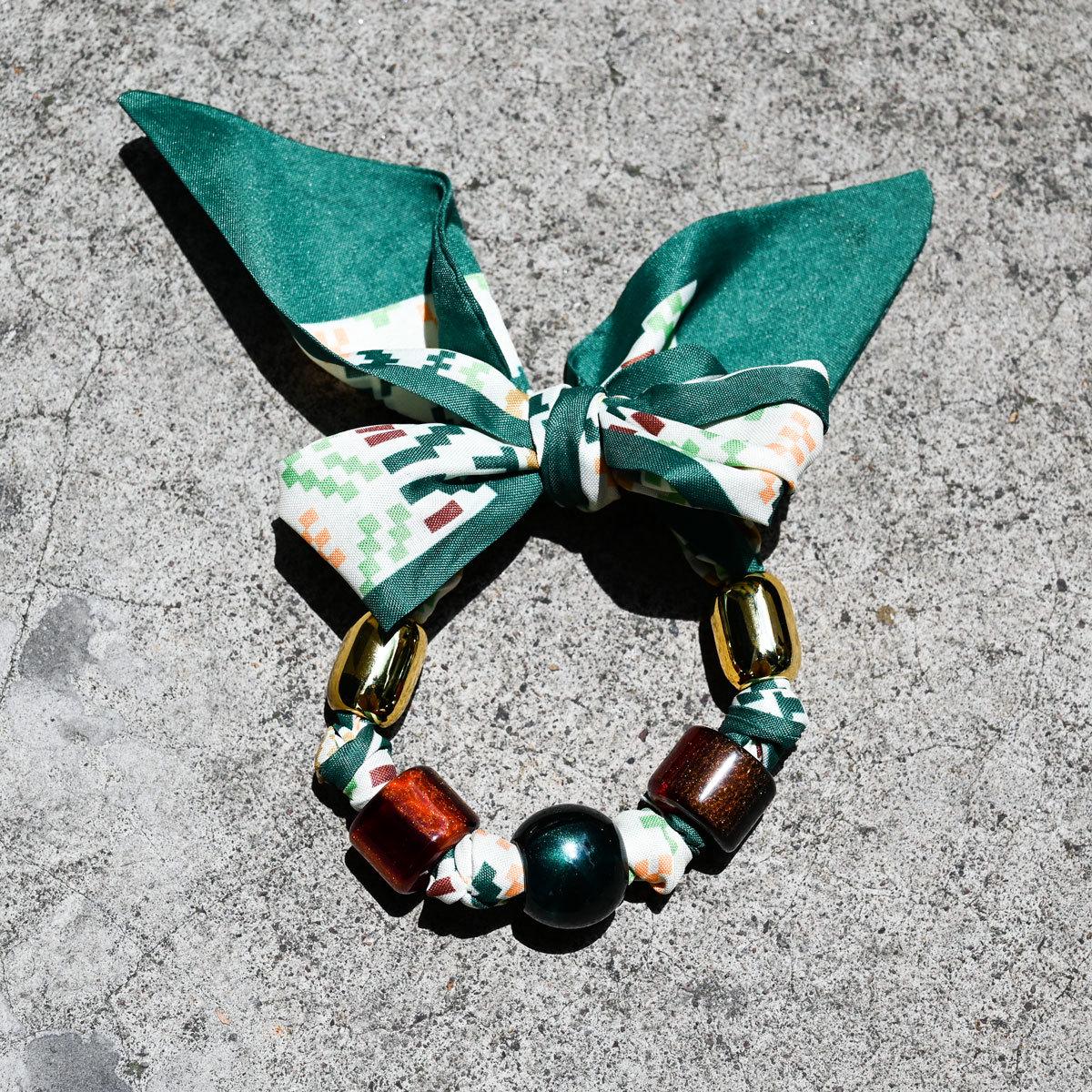 High-End European-American Silk Scarf Wristband Bracelet with Detachable Bowknot and Acrylic Beads for Christmas
High-End European-American Silk Scarf Wristband Bracelet with Detachable Bowknot and Acrylic Beads for Christmas