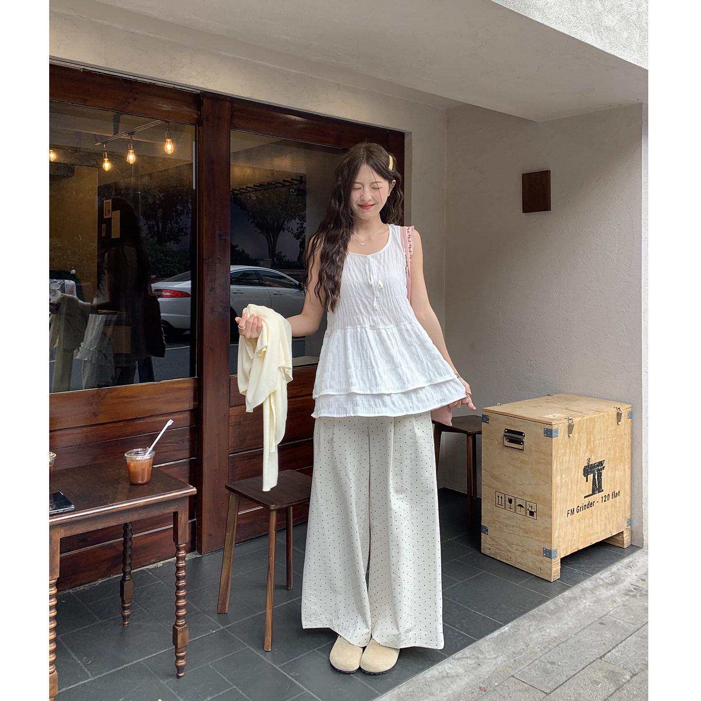 Lu Xiaotuan Sweet Lace-Up Knit Cardigan & Vest Set - Korean Style Slimming Design for Women One Size
Lu Xiaotuan Sweet Lace-Up Knit Cardigan & Vest Set - Korean Style Slimming Design for Women One Size