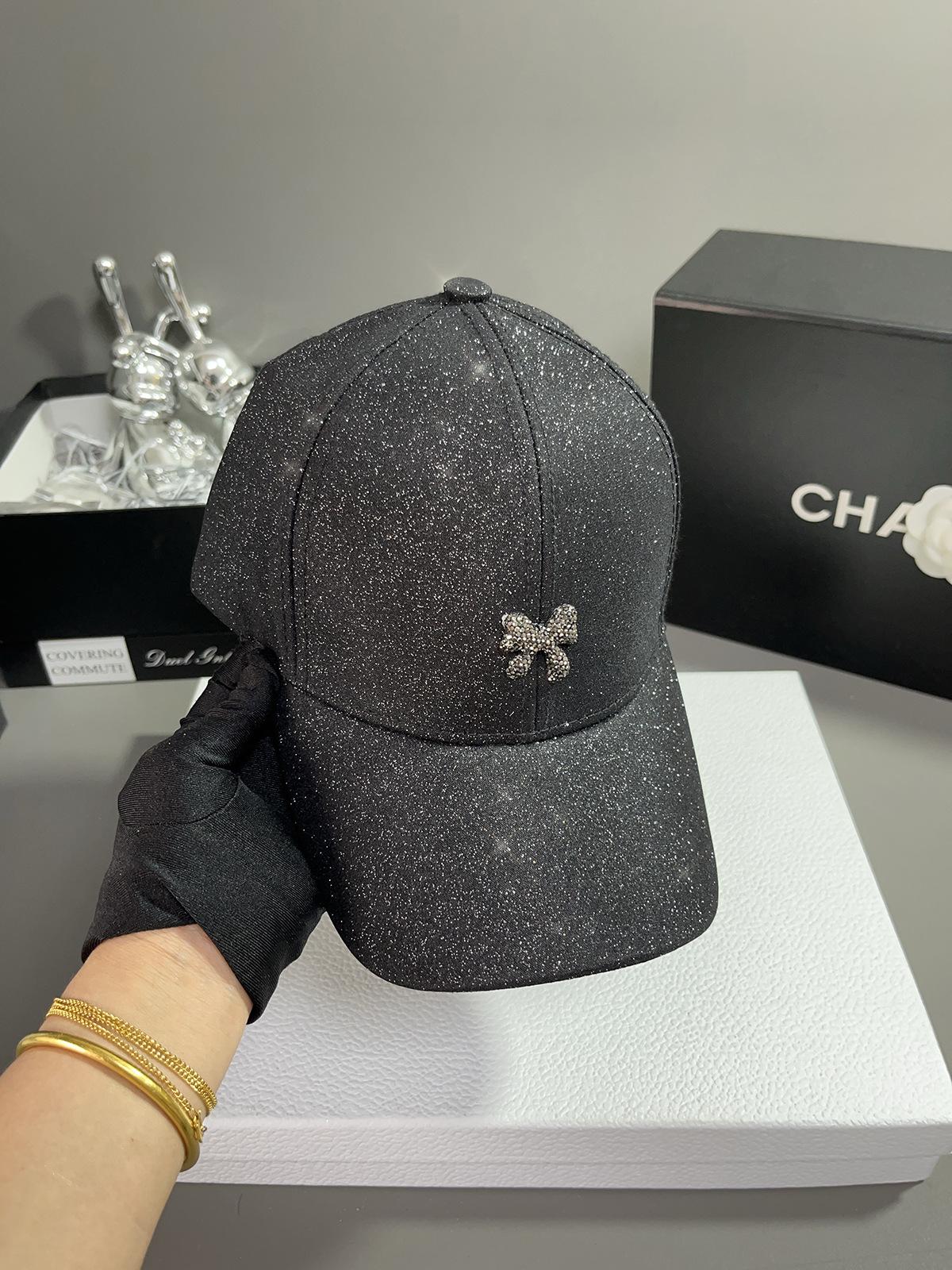 New sequined bow baseball cap fashion versatile street Internet celebrity travel hard top sunscreen cap tide Adjustable чорний
New sequined bow baseball cap fashion versatile street Internet celebrity travel hard top sunscreen cap tide Adjustable чорний