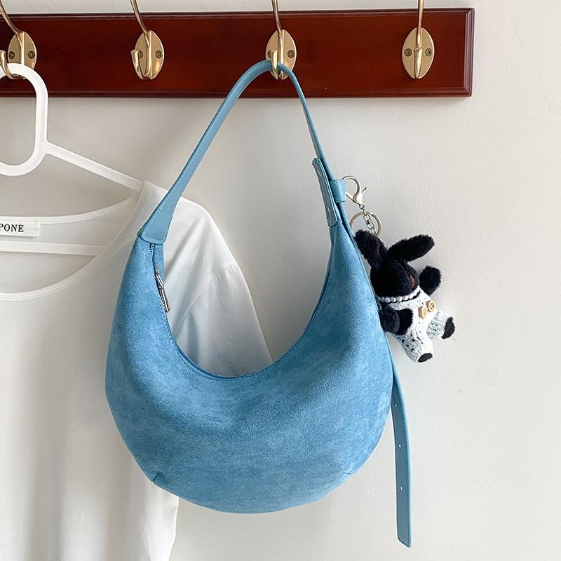 2024 Women s Korean All-matching Suede Hand Dumpling Bag Commuting Temperament Underarm Crescent синій
2024 Women s Korean All-matching Suede Hand Dumpling Bag Commuting Temperament Underarm Crescent синій