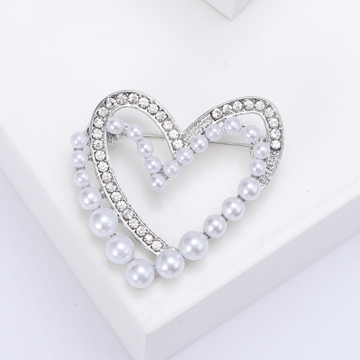 Простая брошь Love с бриллиантами и жемчугом, изысканная брошь в форме сердца, модное пальто, шаль, пряжка, защищающая от света