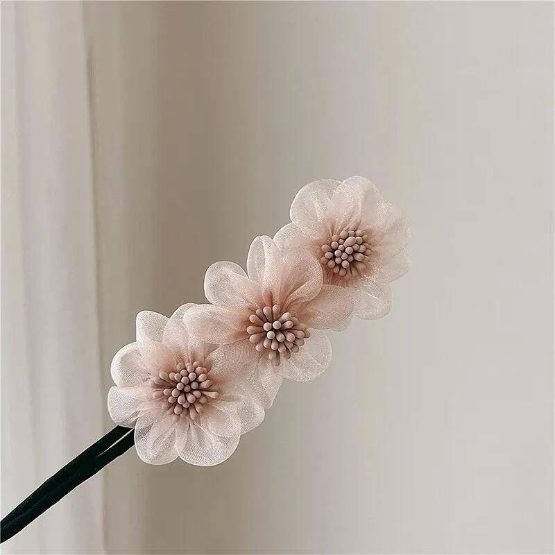 Elegant Hair Bun Creator with Floral Design, Perfect for Styling Effortless Buns And Curls, Ideal Hair Accessory for Women And розовый
Elegant Hair Bun Creator with Floral Design, Perfect for Styling Effortless Buns And Curls, Ideal Hair Accessory for Women And розовый