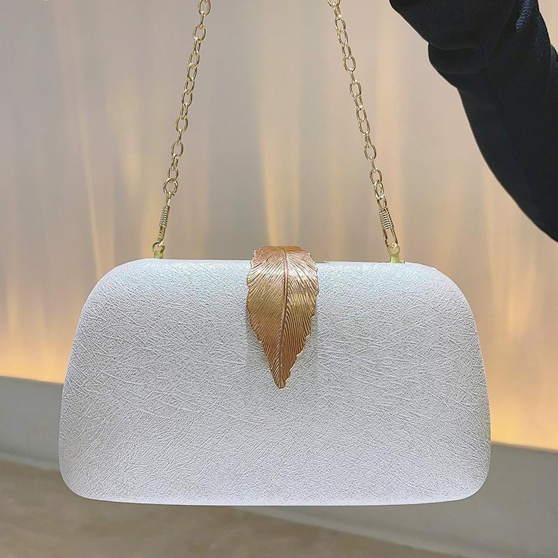 Evening Clutch for Women Fashion Formal Dinner HandBag Bridesmaid Wedding Clutch Luxury Shoulder Chain bag Cocktail Party Purse
Evening Clutch for Women Fashion Formal Dinner HandBag Bridesmaid Wedding Clutch Luxury Shoulder Chain bag Cocktail Party Purse