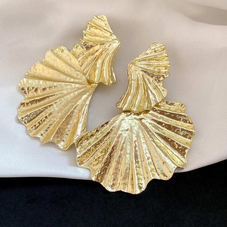 Silver needle pattern leaf pendant earrings European and American simple fashion earrings light luxury high-end temperament earrings women
Silver needle pattern leaf pendant earrings European and American simple fashion earrings light luxury high-end temperament earrings women