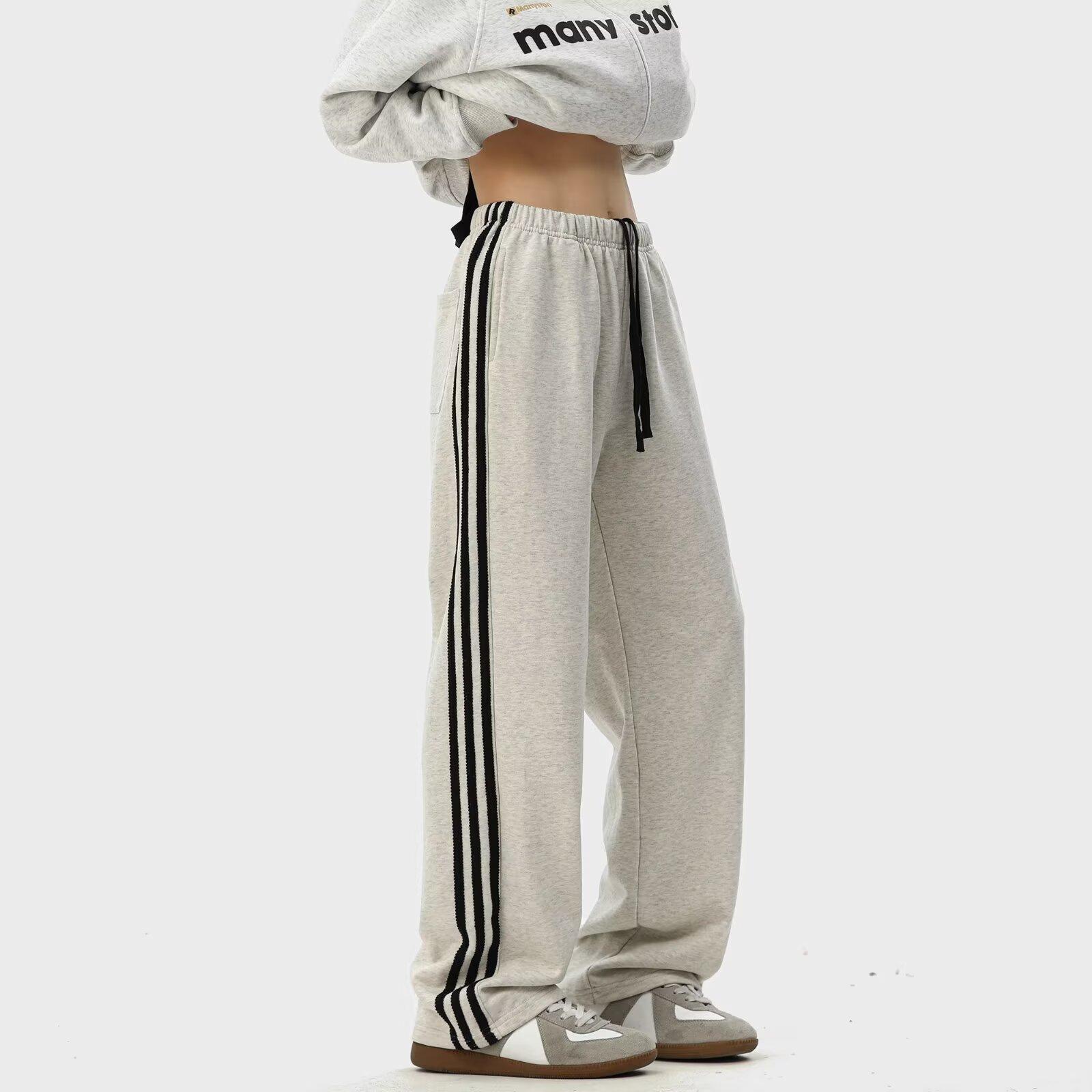 Three-bar pants men s 2025 summer new American retro heavy sweatpants trendy brand loose straight casual trousers 5XL
Three-bar pants men s 2025 summer new American retro heavy sweatpants trendy brand loose straight casual trousers 5XL