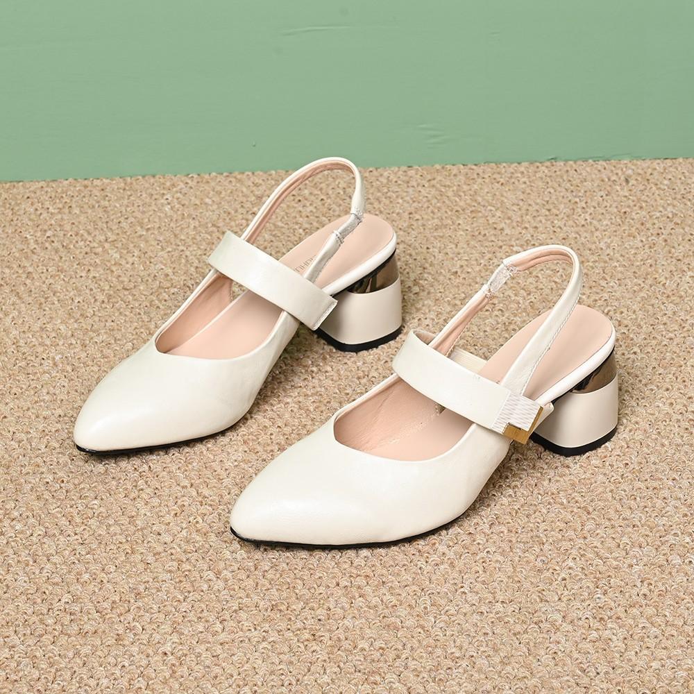 Summer new thick heel medium heel women s shoes with Korean version of classic bag head fashion high heel pointed fashion single sandals 35
Summer new thick heel medium heel women s shoes with Korean version of classic bag head fashion high heel pointed fashion single sandals 35