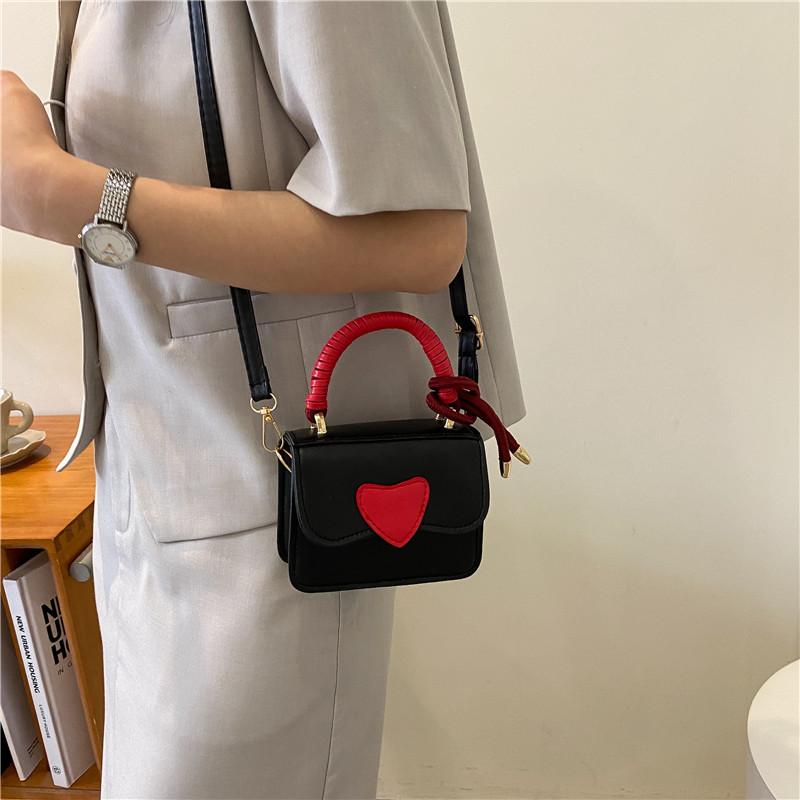 Mini love portable small bag women 2025 new messenger bag sweet simple small square bag
Mini love portable small bag women 2025 new messenger bag sweet simple small square bag
