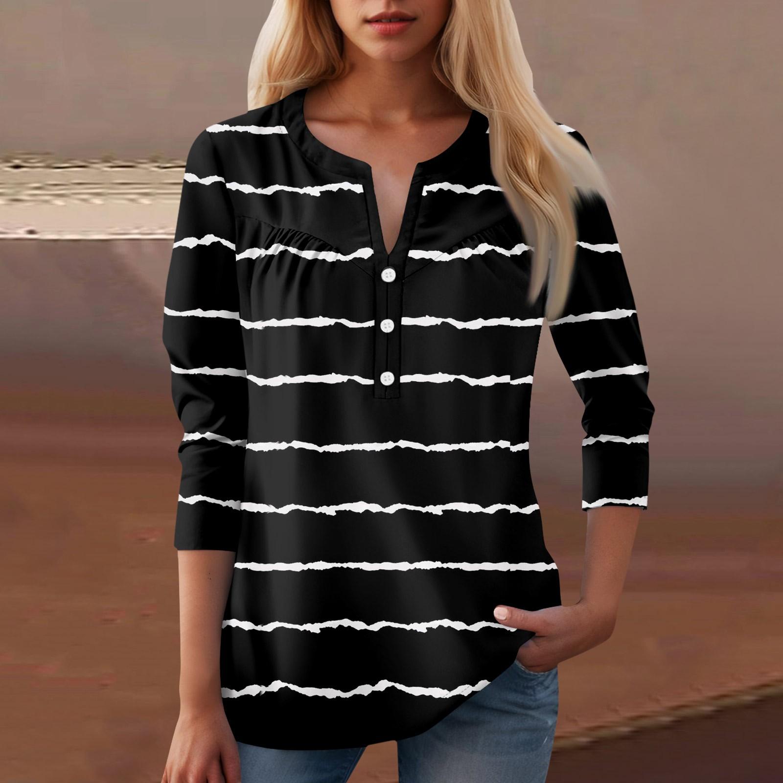 Жіноча повсякденна футболка з квітковим принтом і V-подібним вирізом на декоративних ґудзиках S
Жіноча повсякденна футболка з квітковим принтом і V-подібним вирізом на декоративних ґудзиках S