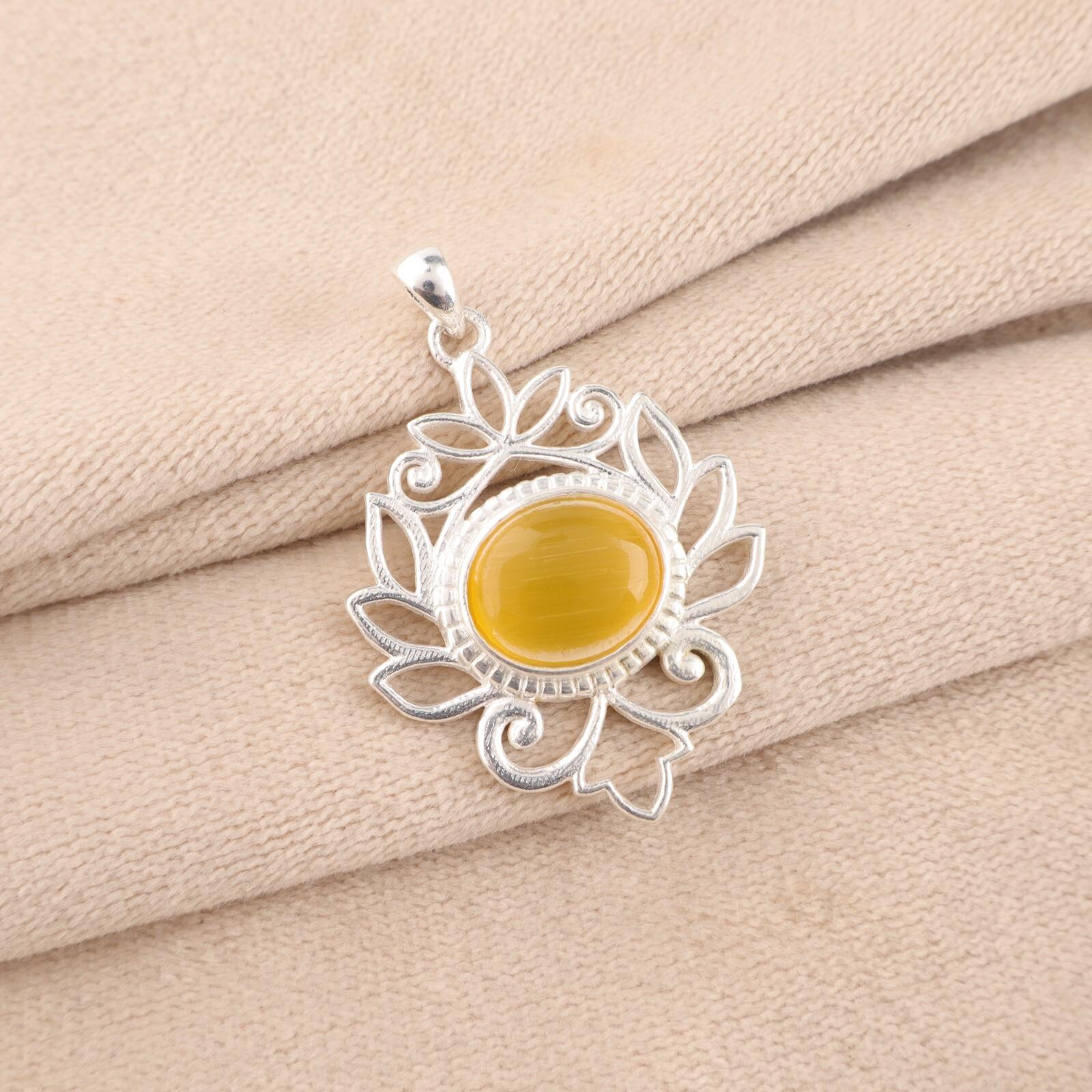 Yellow Cat s Eye Gemstone 925 Stamped Silver Jewelry Handcrafted Women Pendant CP-1-42
Yellow Cat s Eye Gemstone 925 Stamped Silver Jewelry Handcrafted Women Pendant CP-1-42