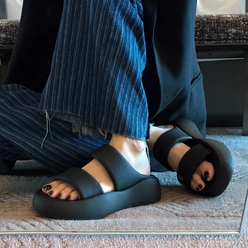 Platform slippers women s outer wear 2025 summer new versatile cool slippers pregnant women casual beach sandals one-word 35 чёрный
Platform slippers women s outer wear 2025 summer new versatile cool slippers pregnant women casual beach sandals one-word 35 чёрный