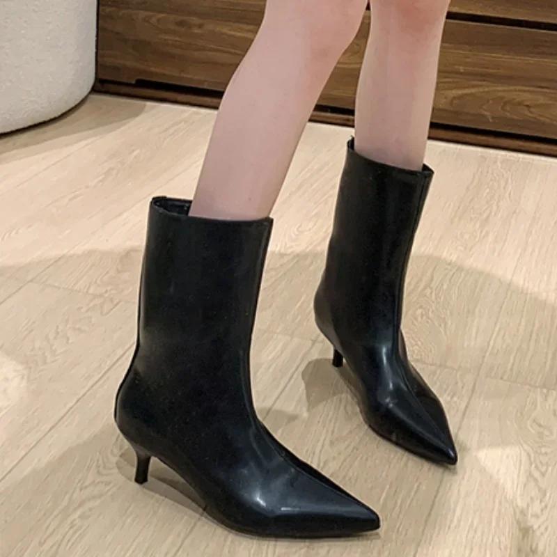 модные женские кожаные ботинки челси с острым носком, сексуальные туфли на каблуках, средняя длина голени, 2024, новые зимние ботинки на низком каблуке, готическая мода, женские ботинки 38 чёрный
модные женские кожаные ботинки челси с острым носком, сексуальные туфли на каблуках, средняя длина голени, 2024, новые зимние ботинки на низком каблуке, готическая мода, женские ботинки 38 чёрный