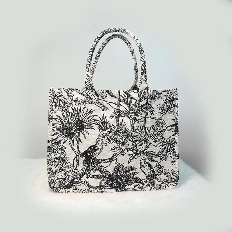 Ladies Handbag Embroidered Tote Bag Fashion Commuter Large Capacity Canvas Bag for Women 41x32x16cm
Ladies Handbag Embroidered Tote Bag Fashion Commuter Large Capacity Canvas Bag for Women 41x32x16cm