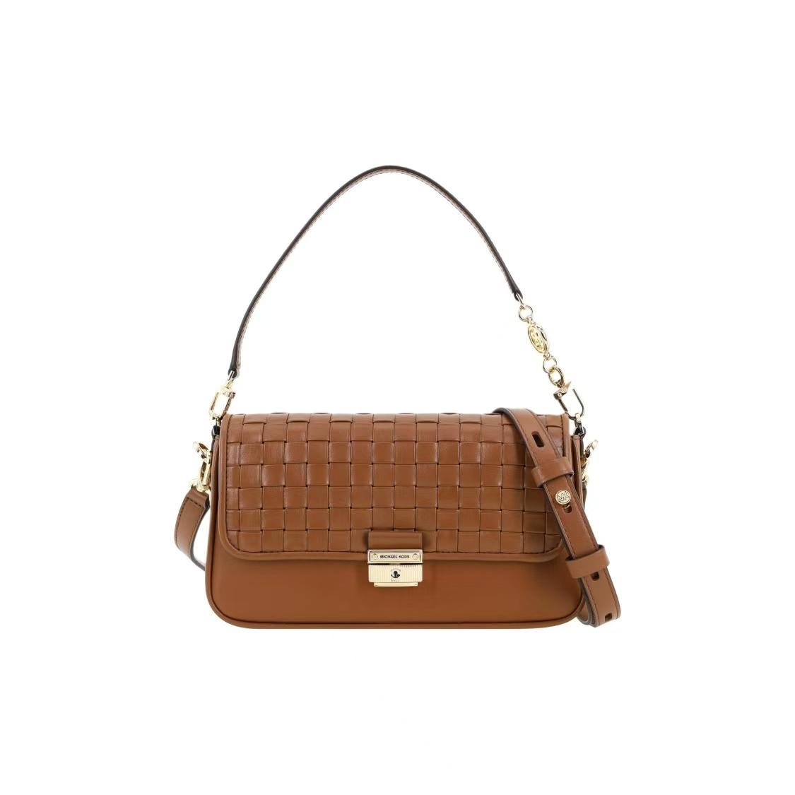 Michael Kors MK Bradshaw Logo Chain Quilted Leather Baguette Shoulder Bag Women Shoulder Bag Brown 30S1G2BL1T-230 Basic Set (Bag+Dust Bag)
Michael Kors MK Bradshaw Logo Chain Quilted Leather Baguette Shoulder Bag Women Shoulder Bag Brown 30S1G2BL1T-230 Basic Set (Bag+Dust Bag)
