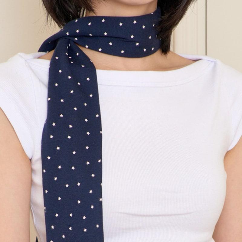 geegee mini star cotton scarf - navy NAVY
geegee mini star cotton scarf - navy NAVY