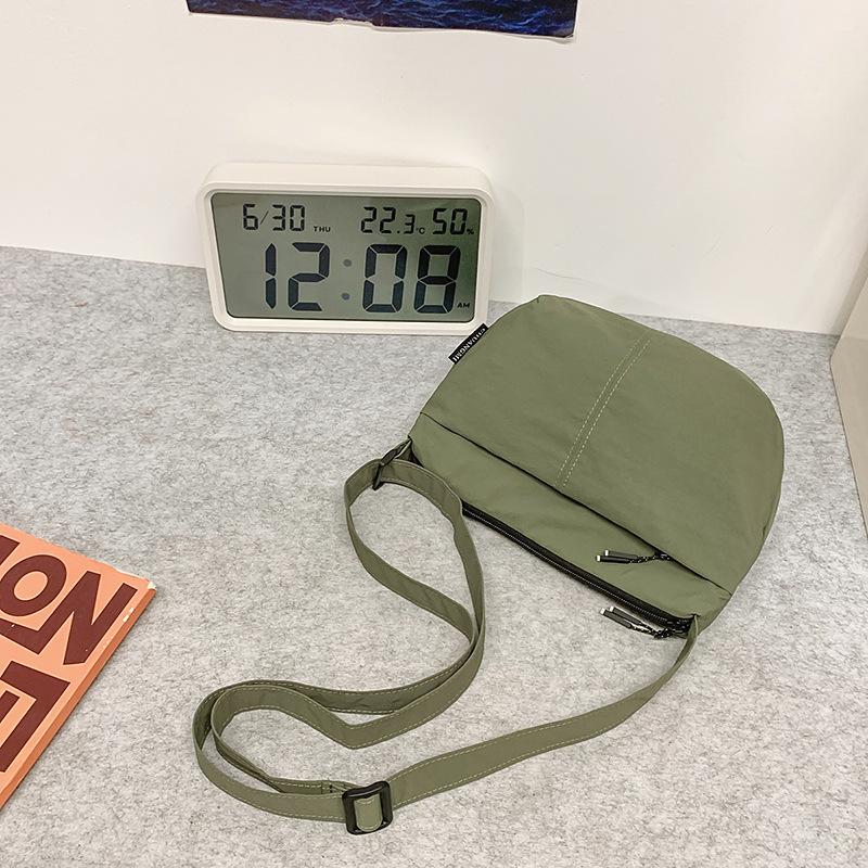The bag is simple and versatile, small and camping wind adjustable, shoulder crossbody travel bag, washed nylon bag. зелений
The bag is simple and versatile, small and camping wind adjustable, shoulder crossbody travel bag, washed nylon bag. зелений