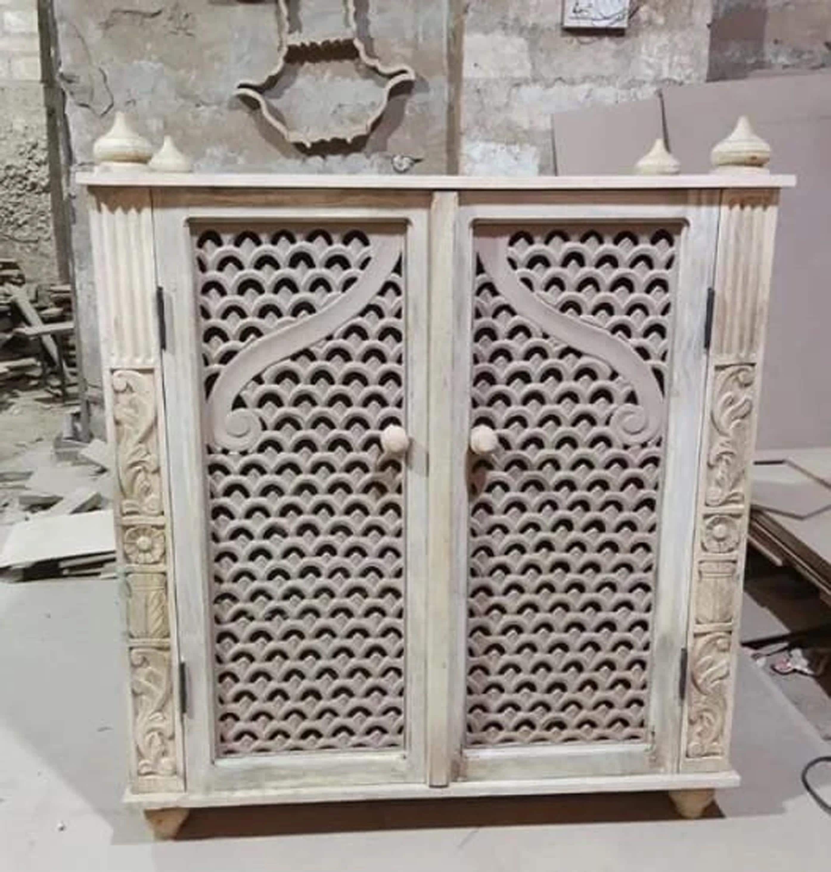 Antique Wooden Mandir: Indian Temple Wall Hanging, Puja Ghar 24” X 12” X 30” (l x w x h) різнокольоровий
Antique Wooden Mandir: Indian Temple Wall Hanging, Puja Ghar 24” X 12” X 30” (l x w x h) різнокольоровий