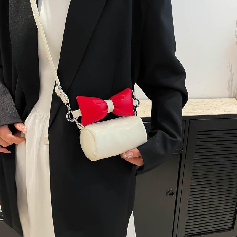 Creative Mini Bow Cylindrical Shape Makeup Storage Bag Portable Makeup Bag Lipstick Bag Simple And Stylish Crossbody Bag розовый
Creative Mini Bow Cylindrical Shape Makeup Storage Bag Portable Makeup Bag Lipstick Bag Simple And Stylish Crossbody Bag розовый