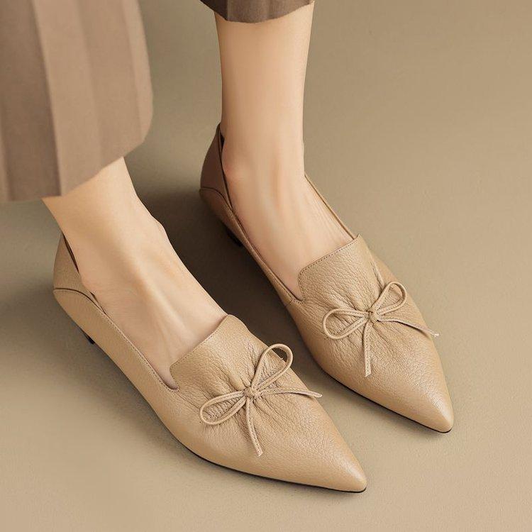 New lady Solid Color elegant minimalist women shoes Women s pointed Fashionable versatile retro pumps Elegant single shoes 42 абрикосовий
New lady Solid Color elegant minimalist women shoes Women s pointed Fashionable versatile retro pumps Elegant single shoes 42 абрикосовий