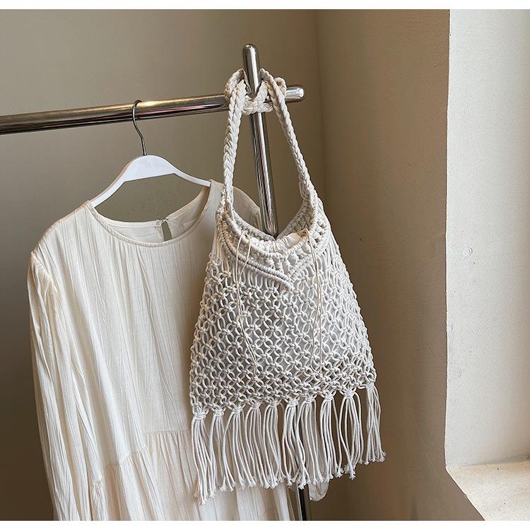 Woven handbag women s 2025 new hollow rope woven shoulder bag large capacity versatile tote commuter bag
Woven handbag women s 2025 new hollow rope woven shoulder bag large capacity versatile tote commuter bag