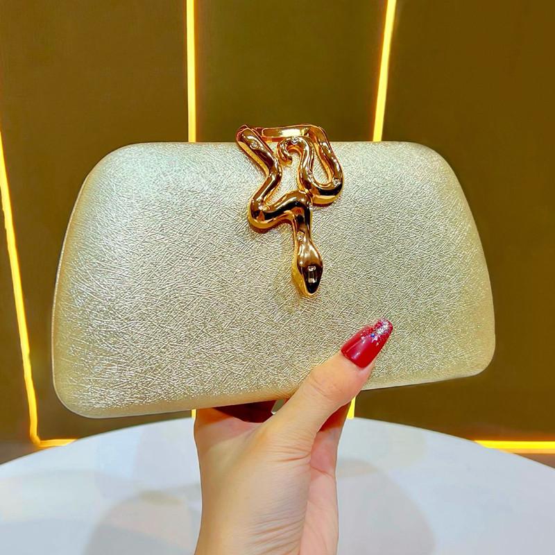 2026 Luxury Classic Women s Evening Bag Fashion High end Party Lady Clutch Handbag Elegant Bride Wedding Shoulder Crossbody Bag золотой
2026 Luxury Classic Women s Evening Bag Fashion High end Party Lady Clutch Handbag Elegant Bride Wedding Shoulder Crossbody Bag золотой