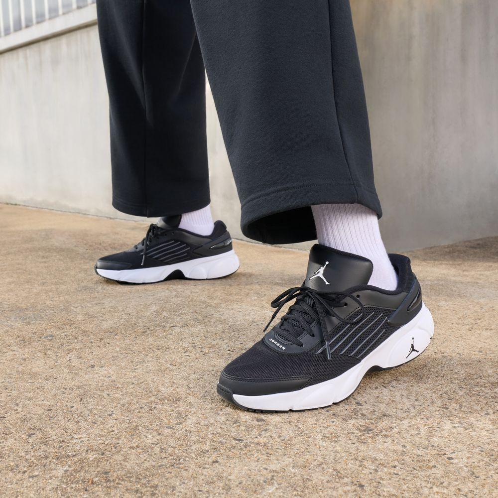 Jordan Trunner Flow Black White 40
Jordan Trunner Flow Black White 40