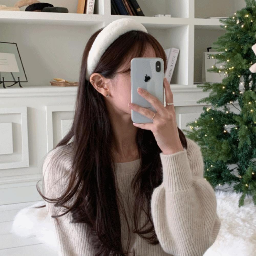 Широкая повязка на голову с подушкой из норки Blue City, 5 цветов
Широкая повязка на голову с подушкой из норки Blue City, 5 цветов