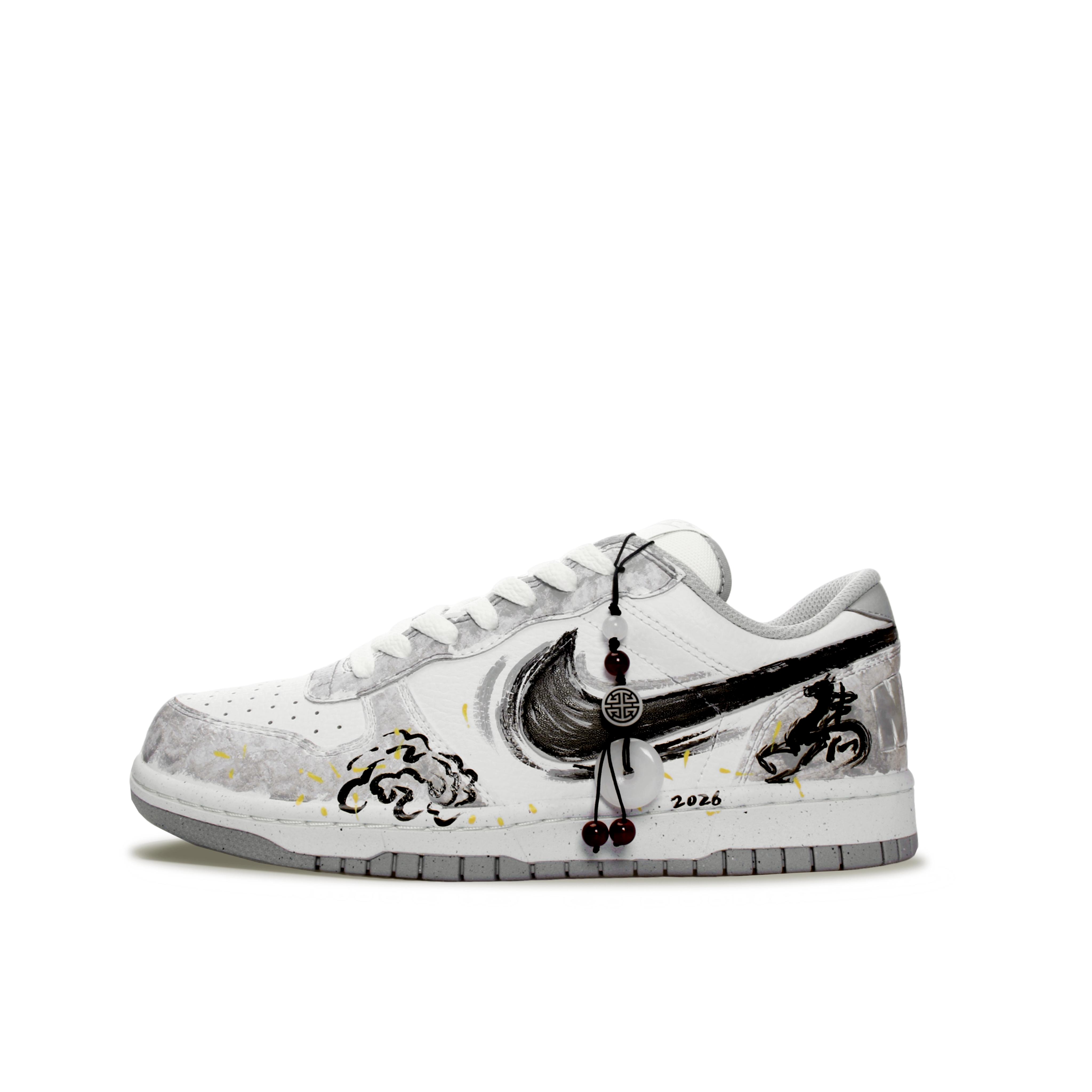 Nike Big Low top Skateboard Shoes Men s Black White 355152-106(Team1180-) 39
Nike Big Low top Skateboard Shoes Men s Black White 355152-106(Team1180-) 39