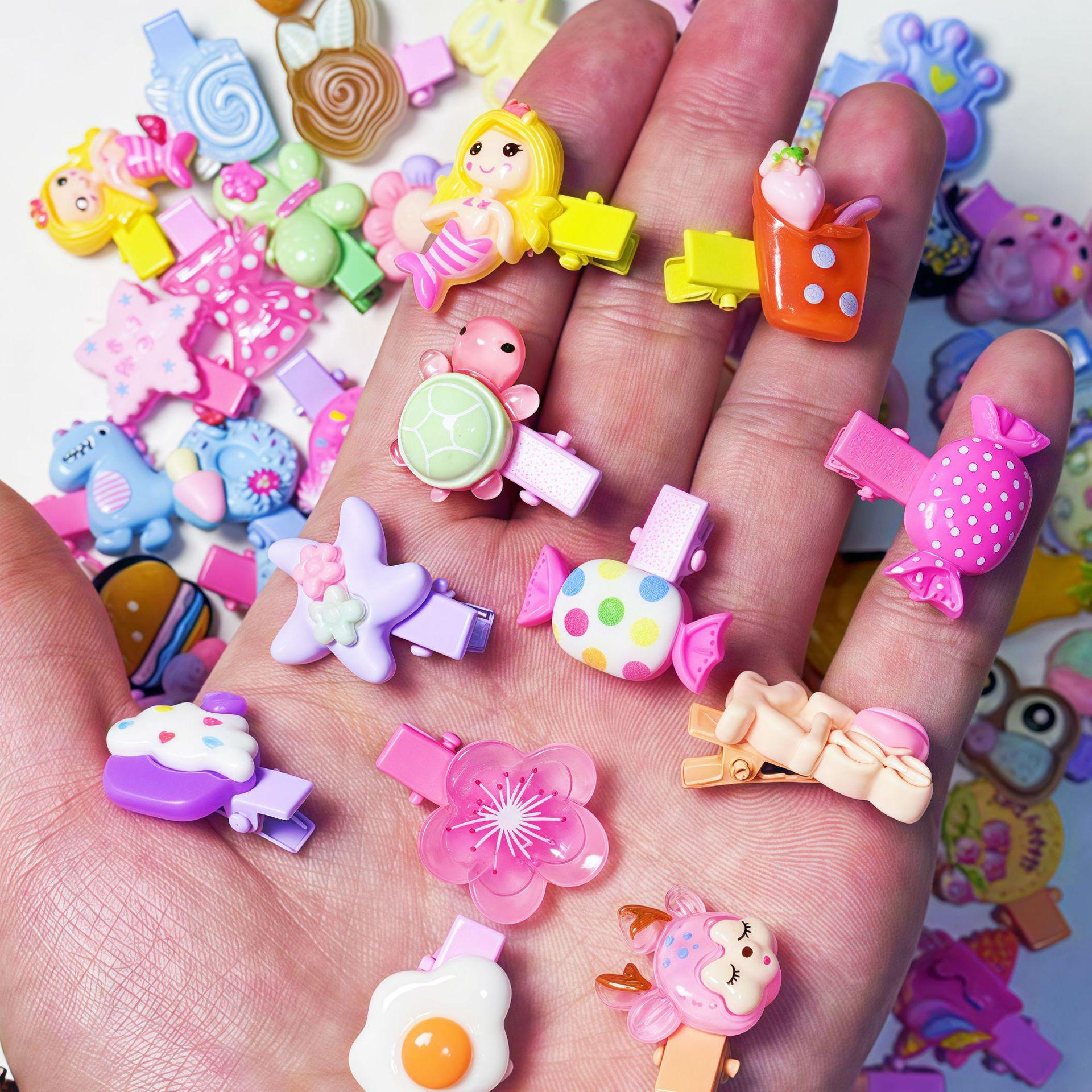 Красочная мультяшная заколка из смолы, 2 см, аксессуары для волос для женщин и детей, боковой зажим для челки, бижутерия своими руками
Красочная мультяшная заколка из смолы, 2 см, аксессуары для волос для женщин и детей, боковой зажим для челки, бижутерия своими руками