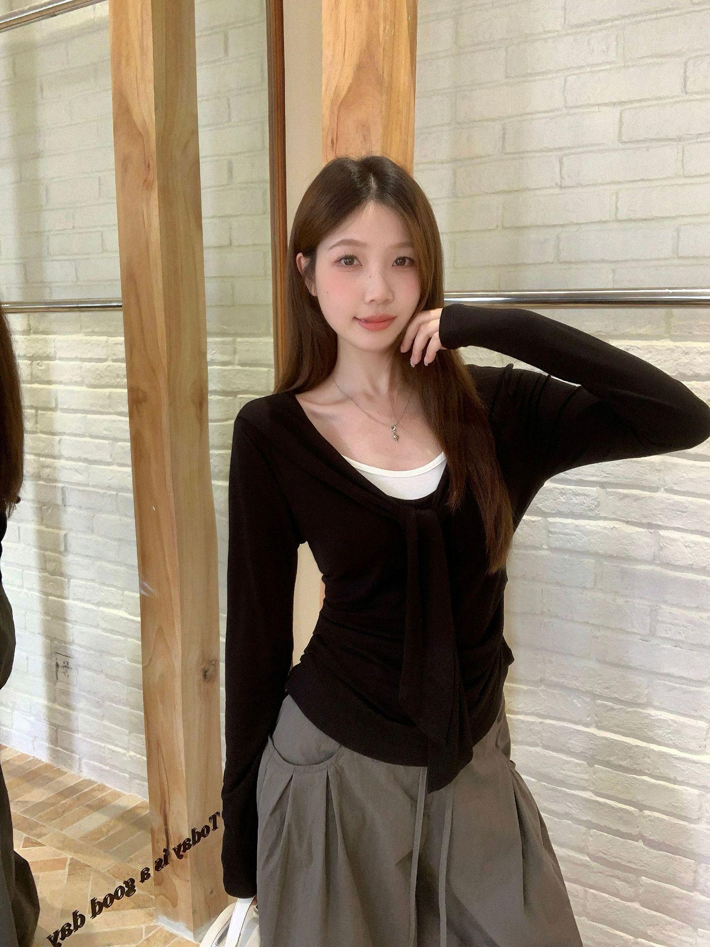 Plus Size Women s Korean Color Block Tie-Up Two-Piece T-shirt with Pleated Waist L (50kg-60kg)
Plus Size Women s Korean Color Block Tie-Up Two-Piece T-shirt with Pleated Waist L (50kg-60kg)