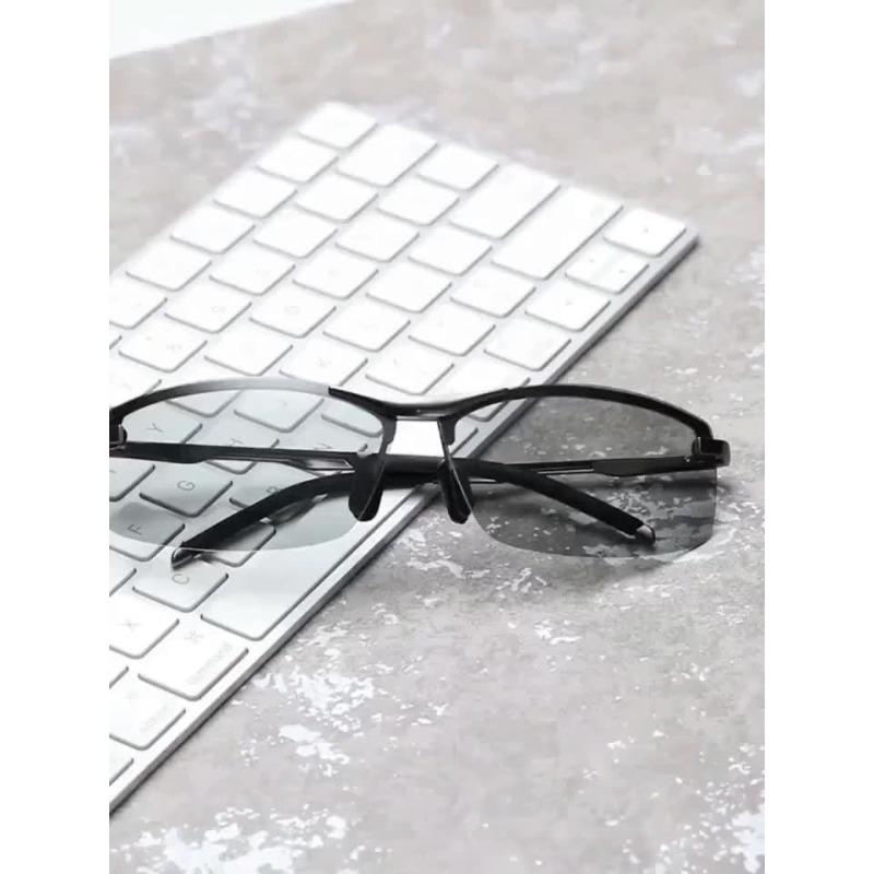 1pcs Unisex Photochromic Glasses HD Anti-Scratch TAC Lens Comfortable Fashion Frame Ideal Gift
1pcs Unisex Photochromic Glasses HD Anti-Scratch TAC Lens Comfortable Fashion Frame Ideal Gift