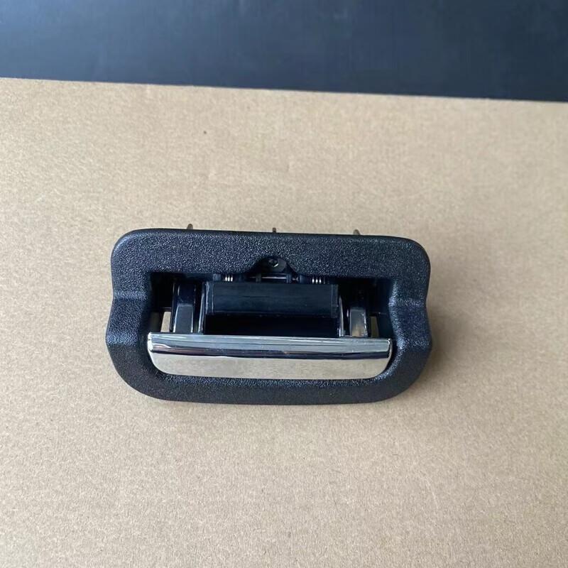 Jaguar XJL XJ Rear Seat Tray Latch Handle for Dining Table Adjustment чорний
Jaguar XJL XJ Rear Seat Tray Latch Handle for Dining Table Adjustment чорний