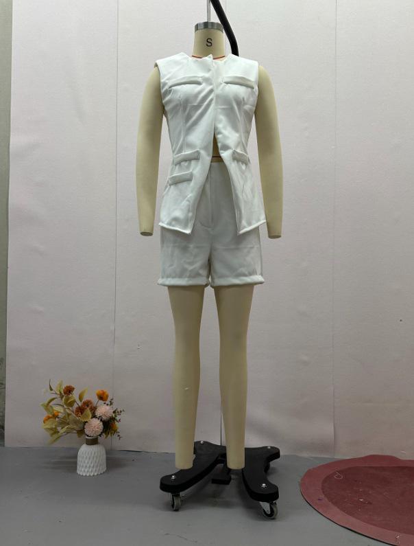 Женский однотонный жилет без рукавов и повседневные шорты, комплект 2024 Triple Extra Large белый
Женский однотонный жилет без рукавов и повседневные шорты, комплект 2024 Triple Extra Large белый